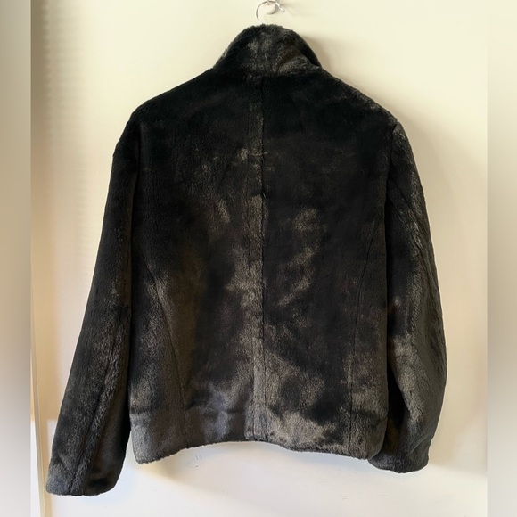 VINCE Faux Fur Bomber Zip Jacket 🖤 - Picture 6 of 10